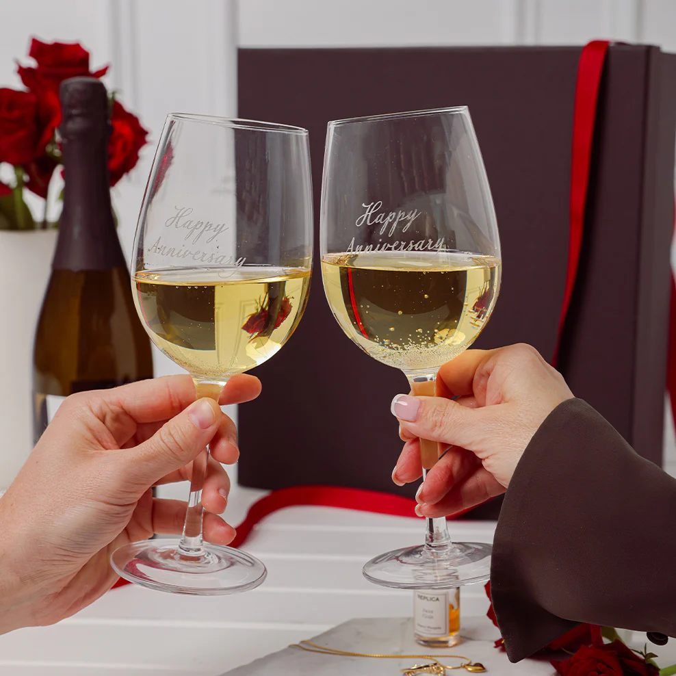 Happy Anniversary Sparkling Wine Gift Box - Image 3