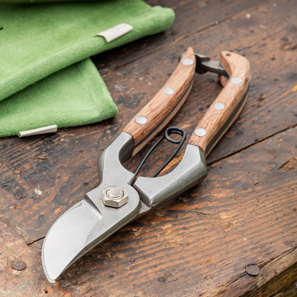 Maggie Beer Pruning Secateurs 200mm - Image 6
