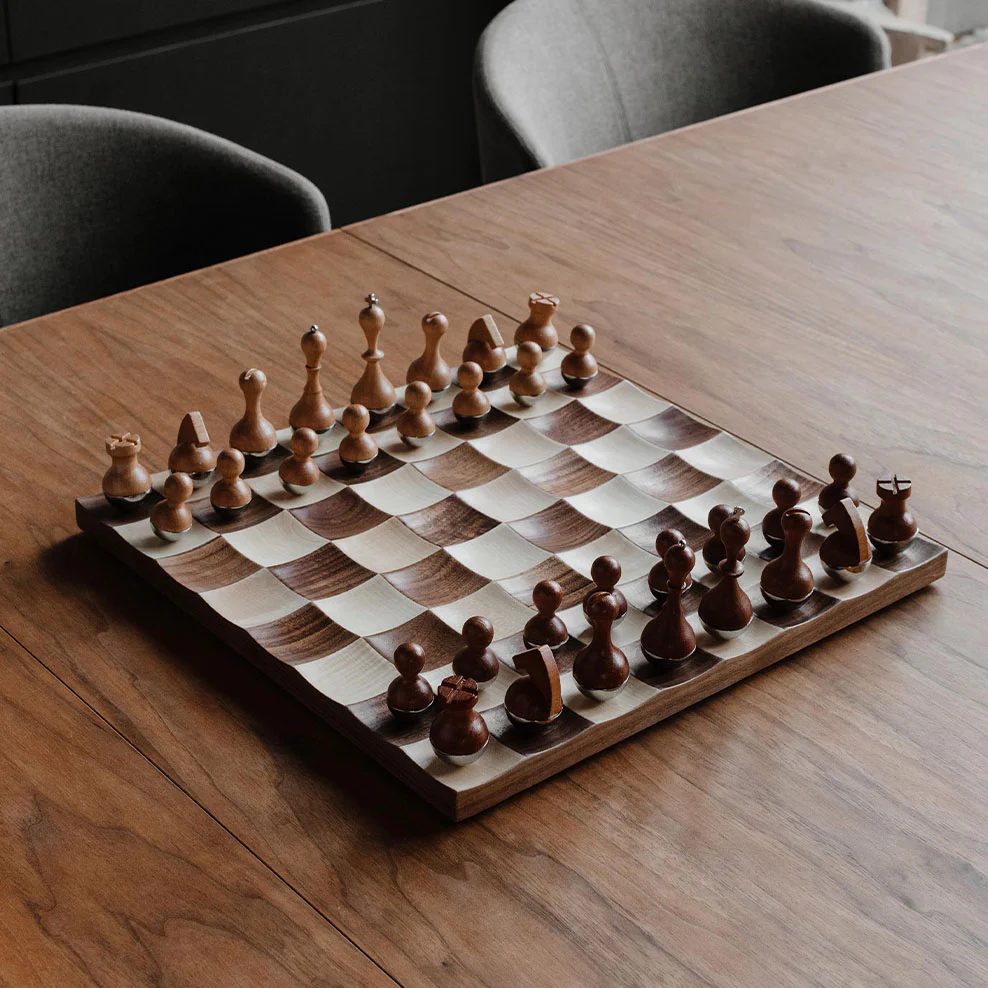 Maple & Walnut Wobble Chess - Image 2