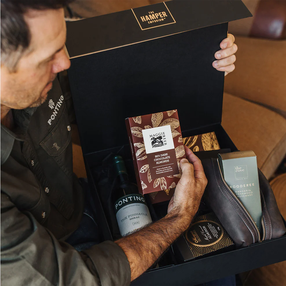 Men's A Little Luxury Hamper with Ponting Shiraz - Image 5