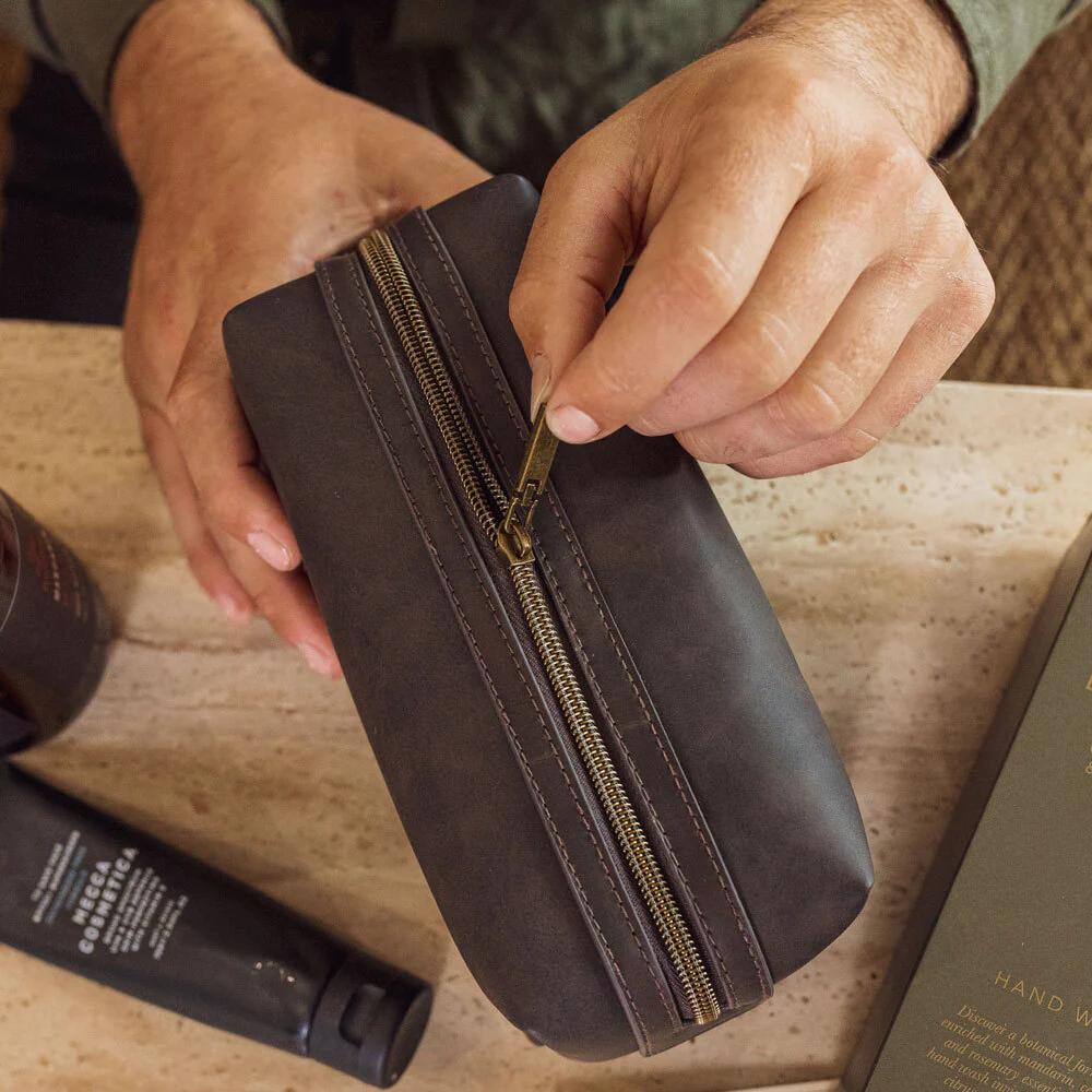 Men's Cocoa Brown Toiletries Bag - Image 5