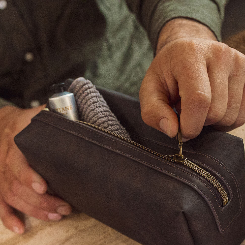 Men's Cocoa Brown Toiletries Bag - Image 6