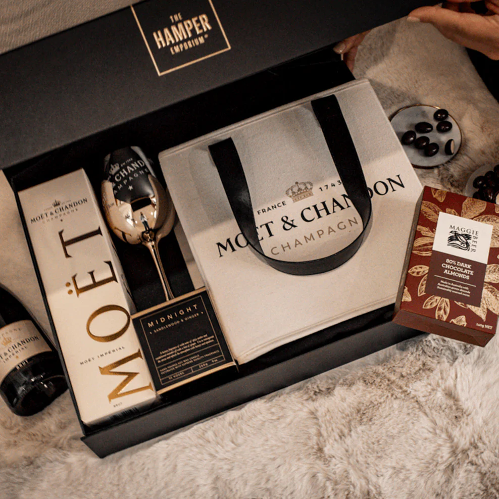 Moët Magic Champagne Hamper - Image 3