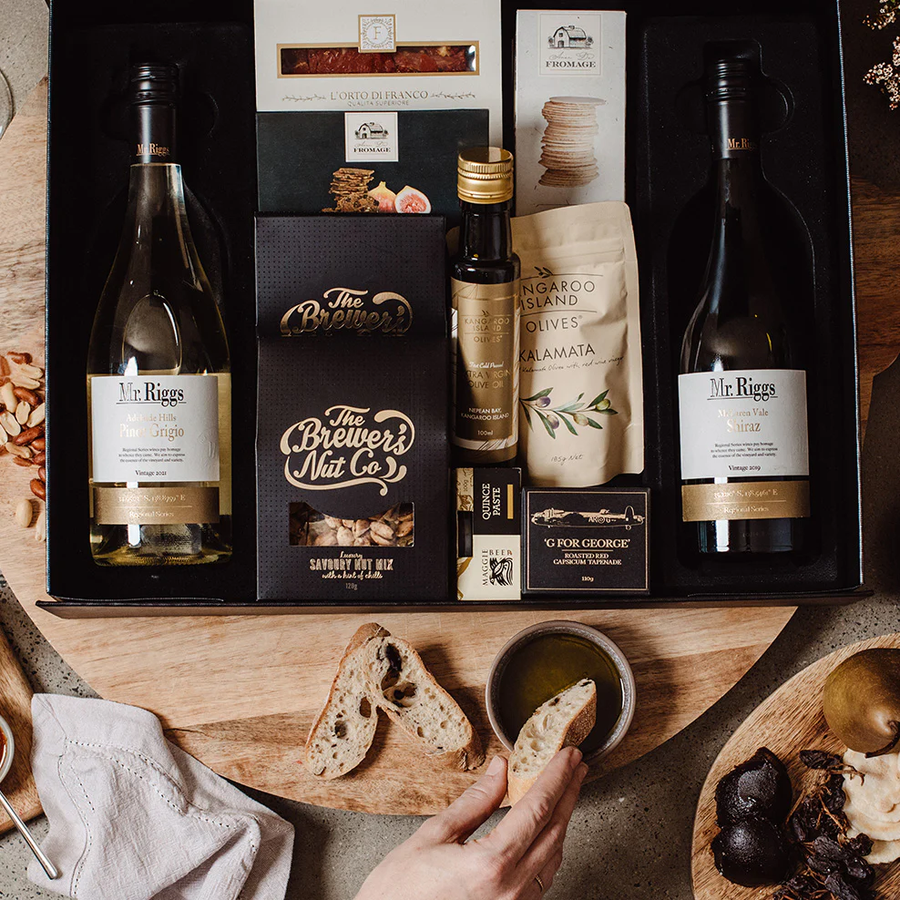 Red & White Wine Nibbles Hamper - Image 4