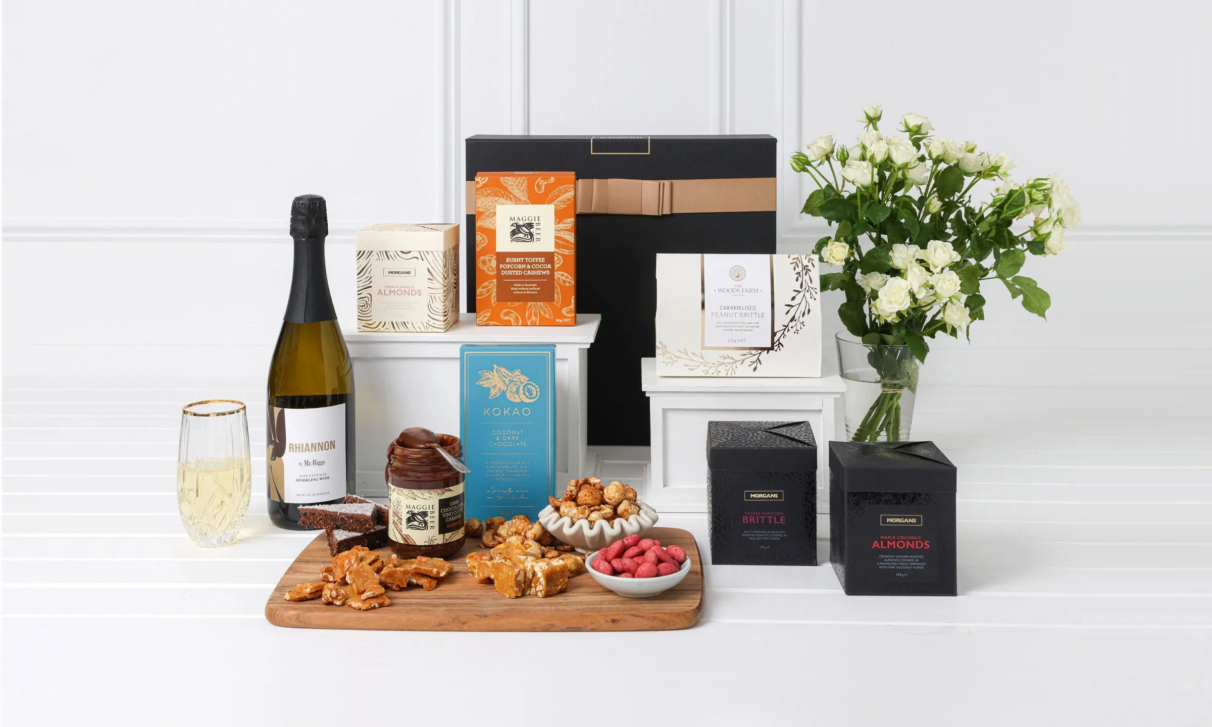 Sparkling Wine & Sweet Bites Hamper