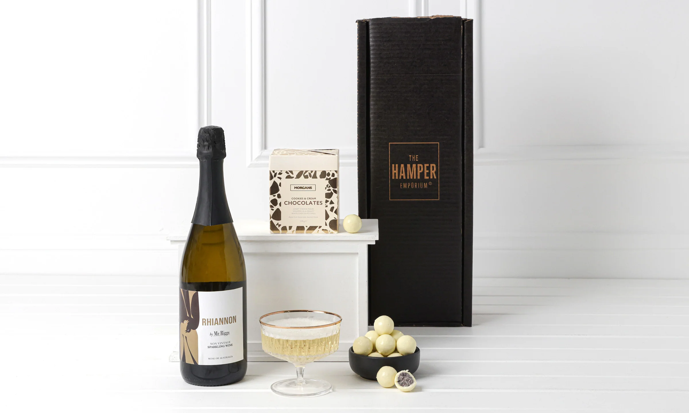 Sparkling Wine Gift Pack with Chocolates